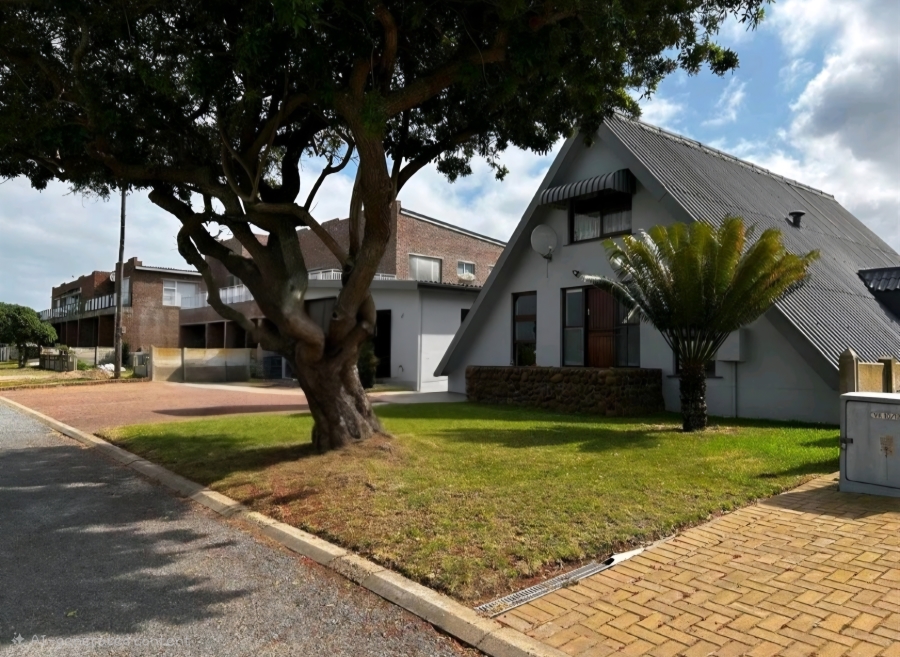 5 Bedroom Property for Sale in Stilbaai Wes Western Cape
